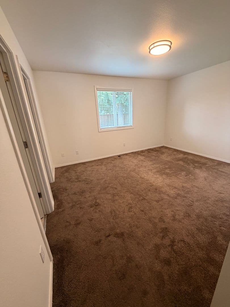 Marysville Apartment: 9820 55th Avenue NE