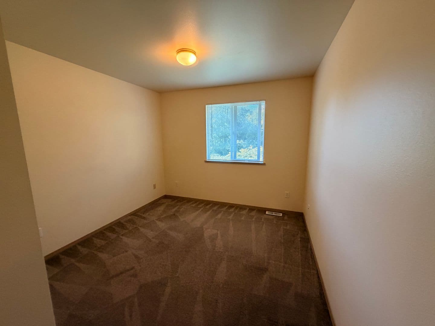 Marysville Apartment: 13114 57th Avenue NE