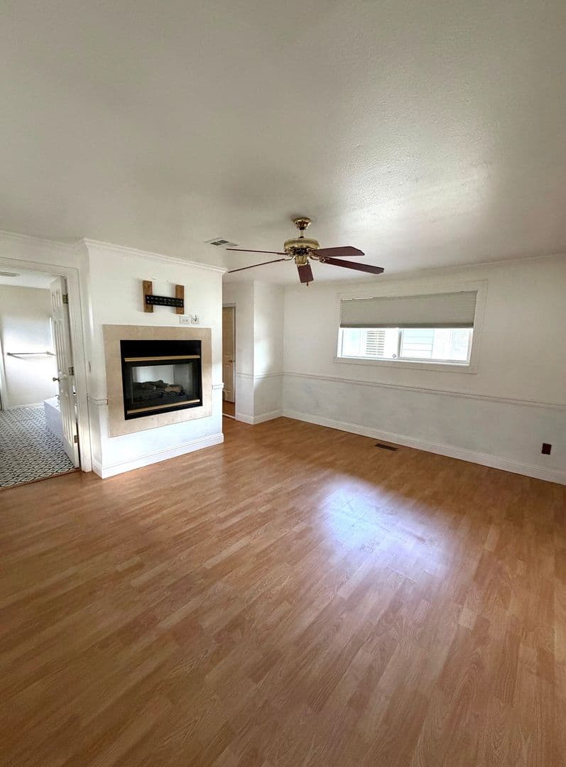 Arlington Apartment: 18118 31st Avenue NE