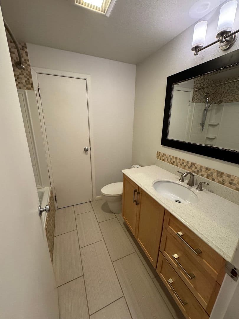 Everett House: 505 74th Street SW
