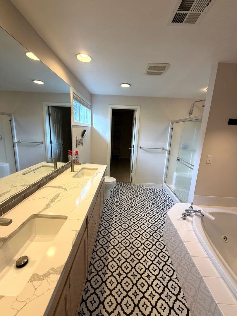 Arlington Apartment: 18118 31st Avenue NE