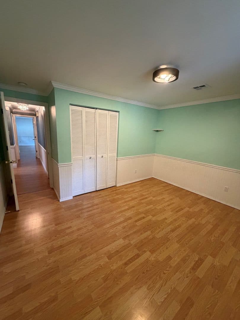 Arlington Apartment: 18118 31st Avenue NE