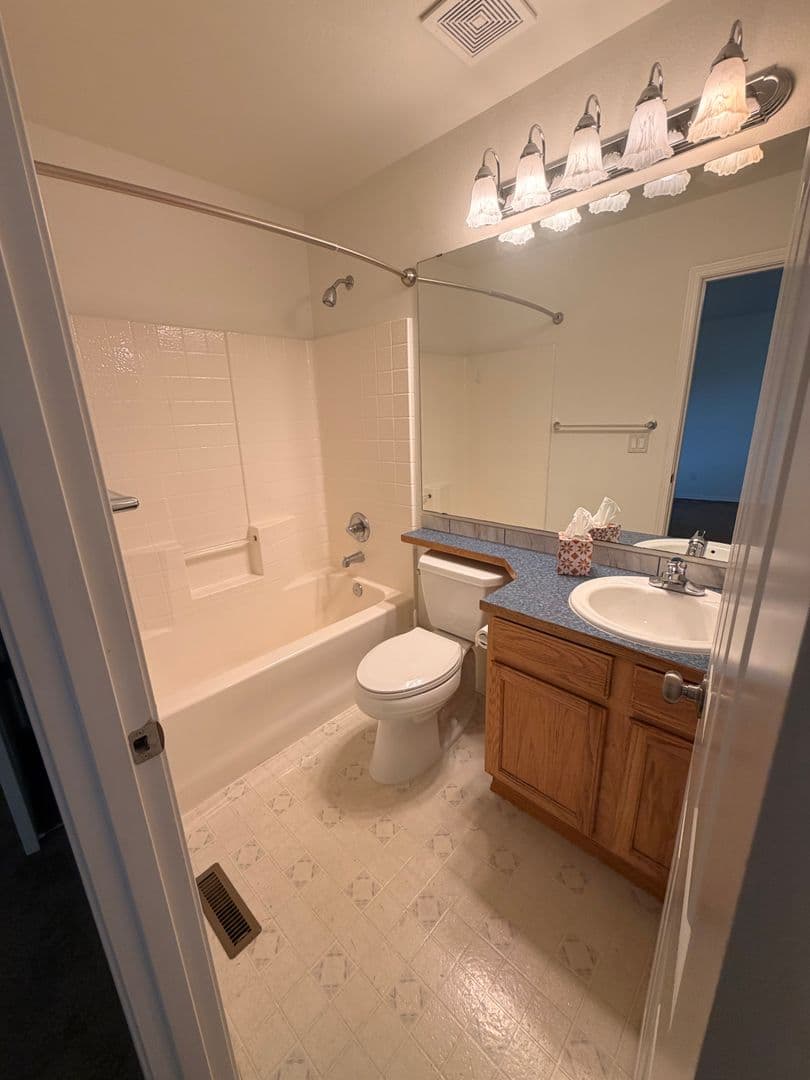 Marysville Apartment: 9820 55th Avenue NE