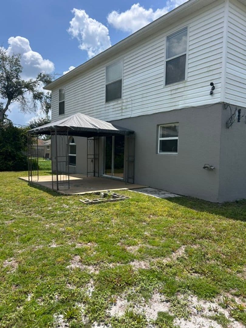 Deltona House: 2940 Bedford St
