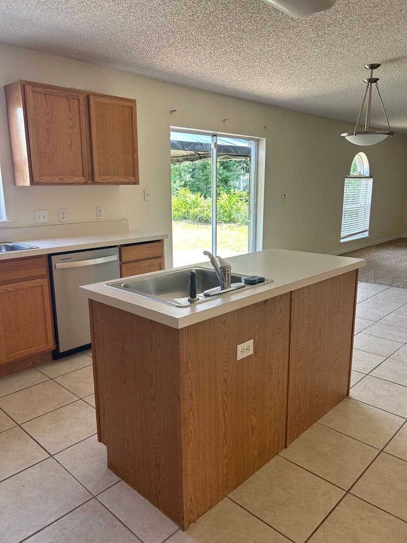 Deltona House: 2940 Bedford St