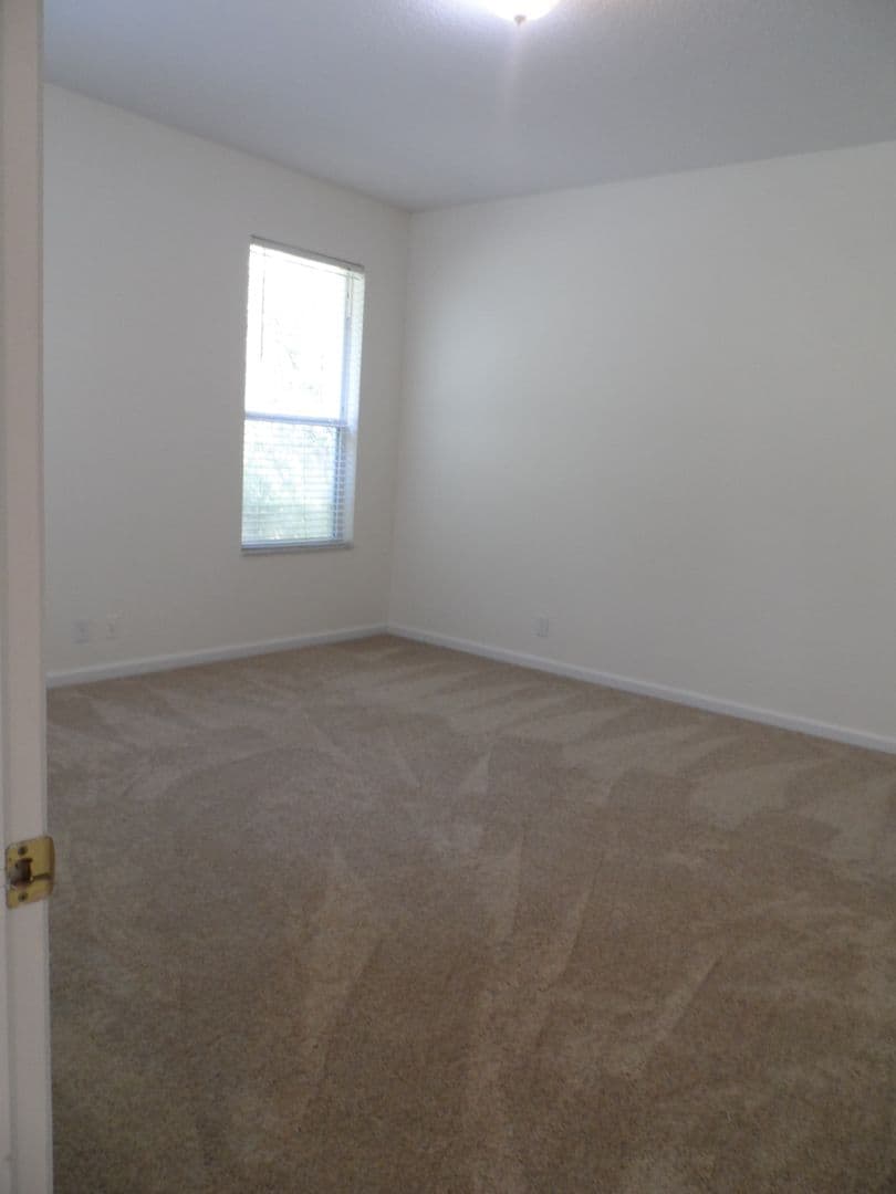 DeLand House: 234 W Tarrington Dr