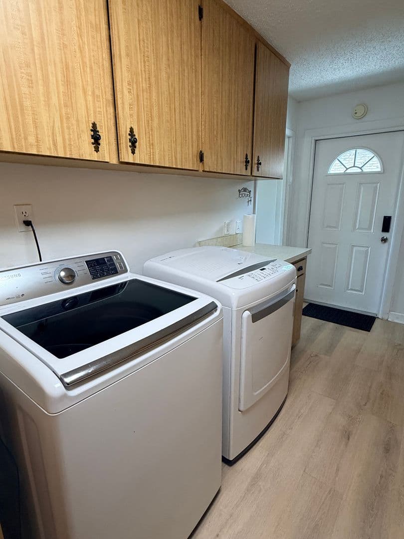Debary House: 268 Valencia