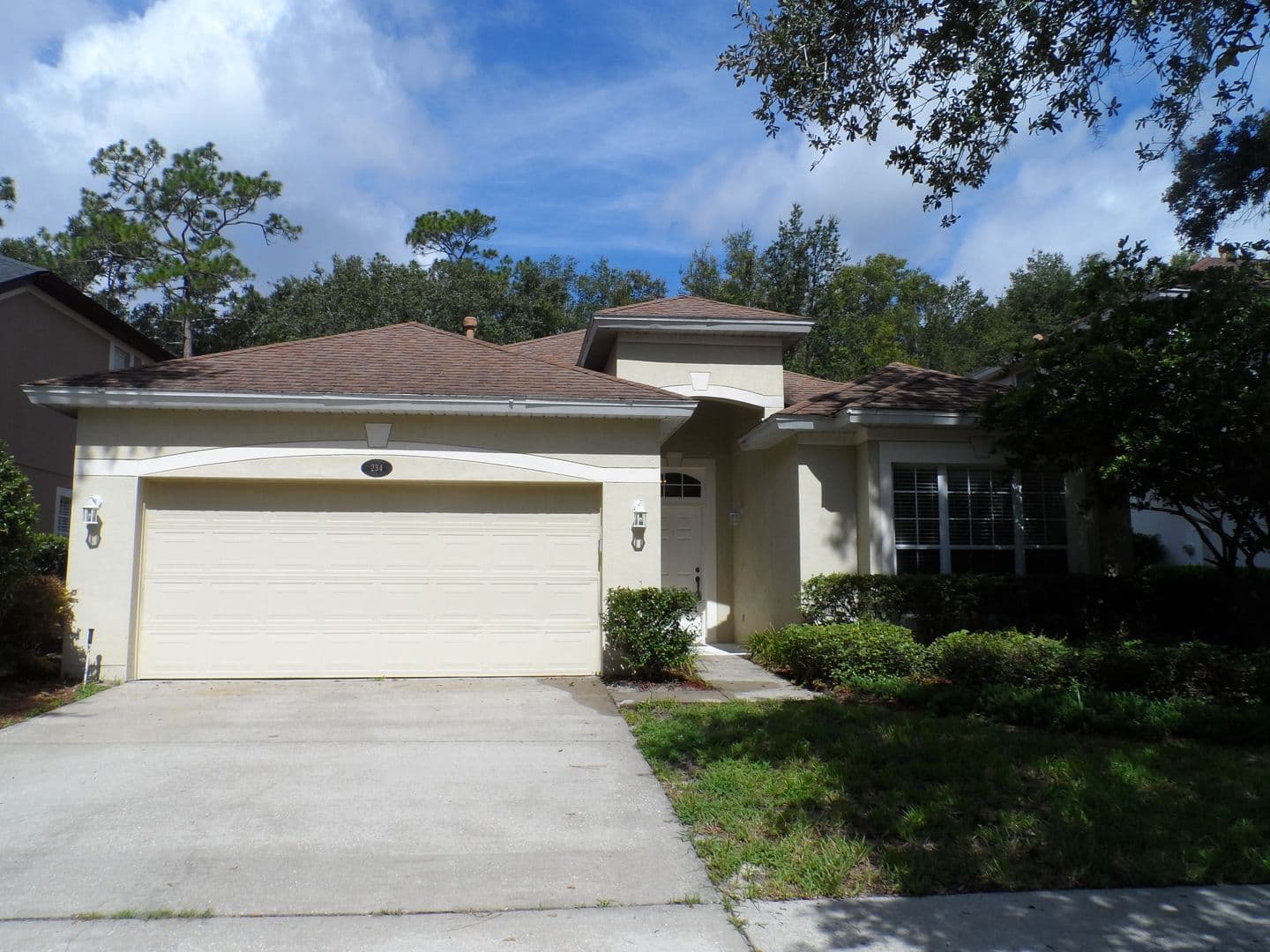 DeLand House: 234 W Tarrington Dr