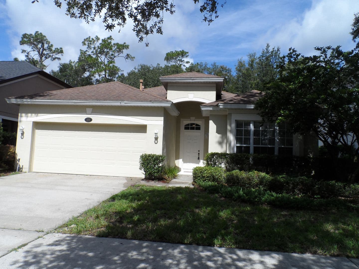 DeLand House: 234 W Tarrington Dr