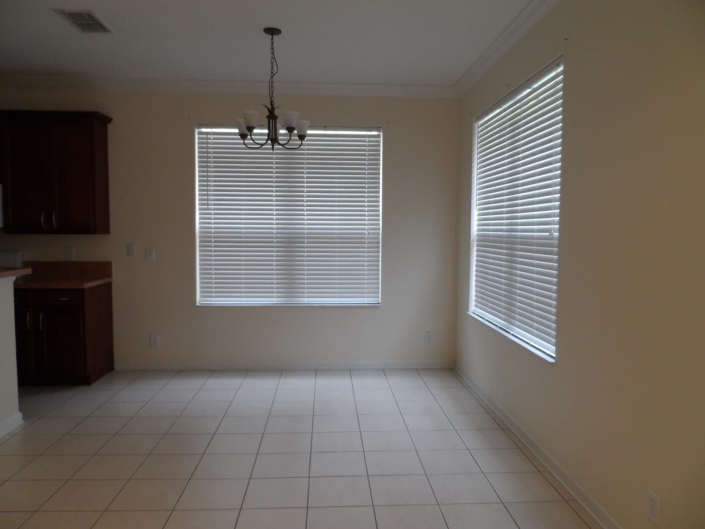 DeLand House: 234 W Tarrington Dr
