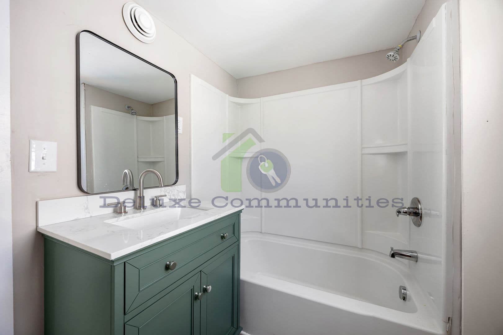 Grand Rapids Apartment: 415 Graham St SW