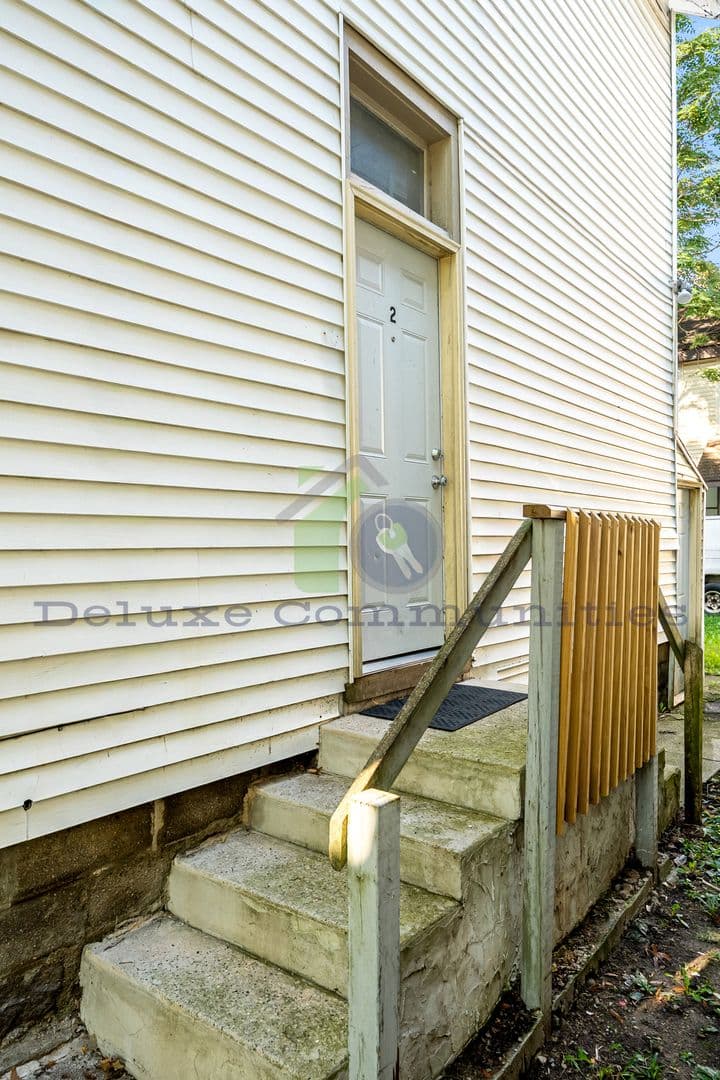 Grand Rapids Apartment: 155 National Ave NW