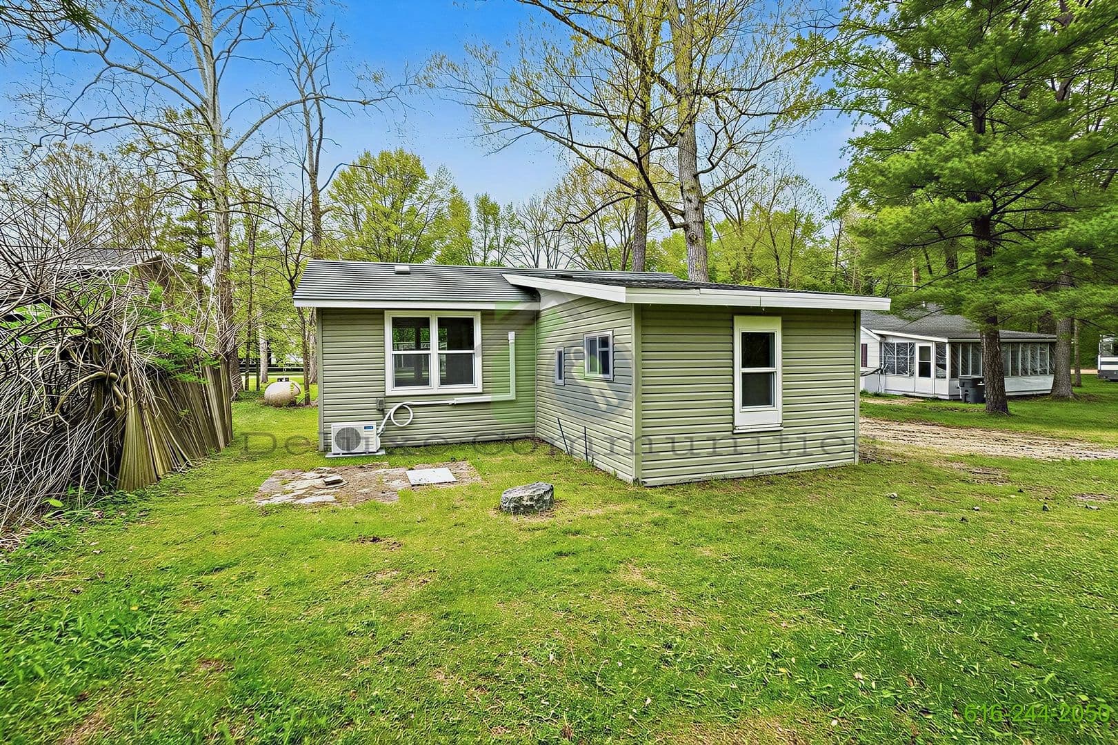 Allegan House: 4206 S Shore Dr