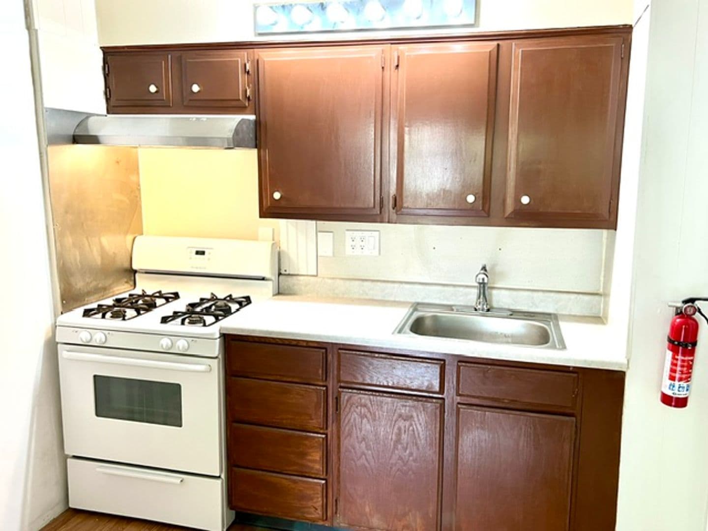 Anchorage Apartment: 2301 Roosevelt Dr.  - Apt #7