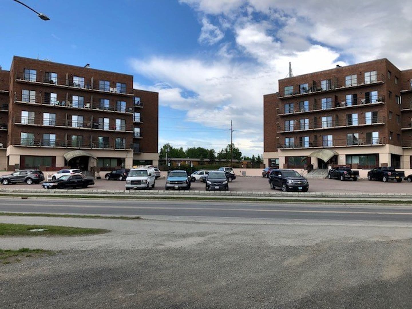 Anchorage House: 3105 Lakeshore Dr. #301-1