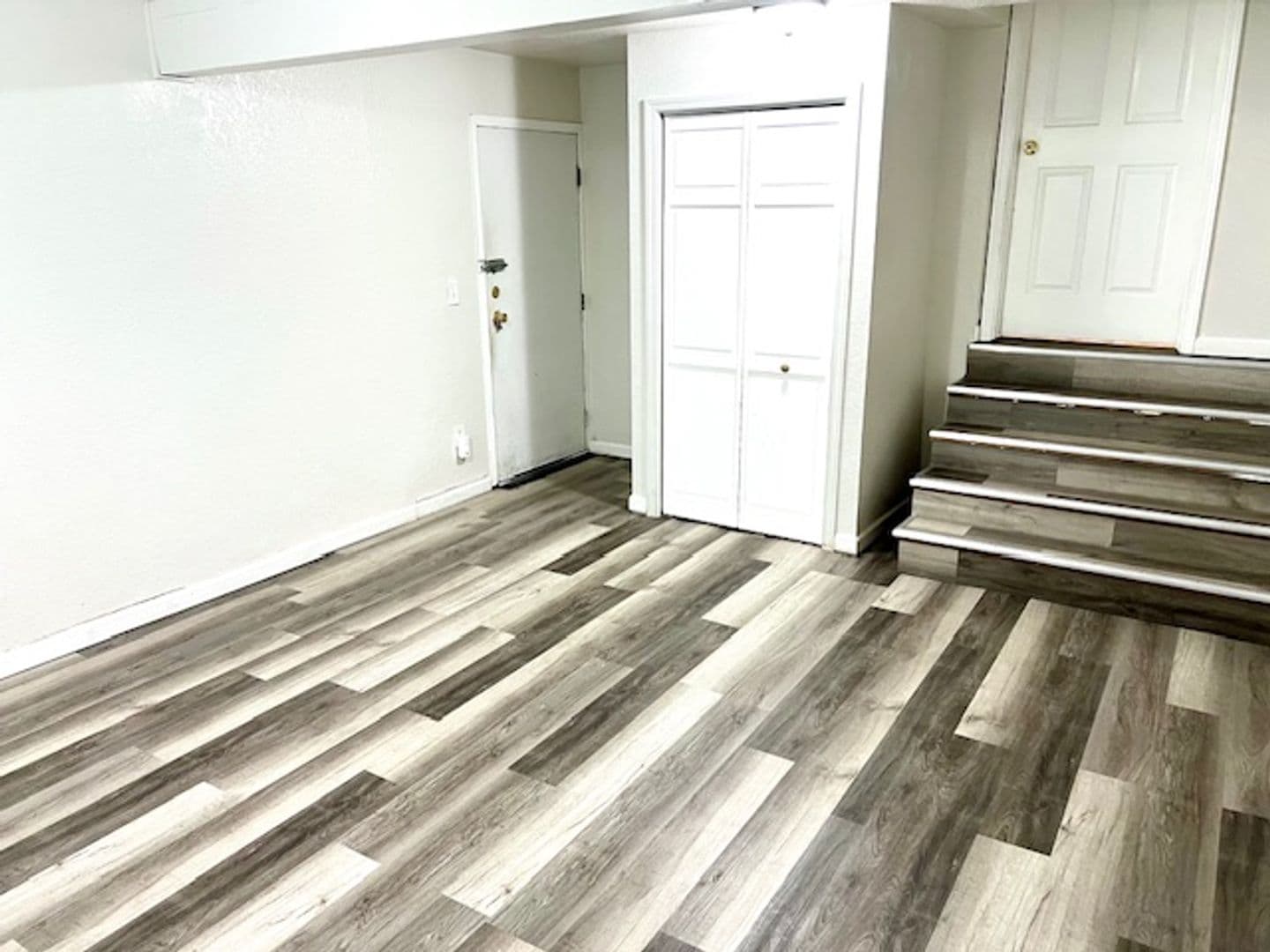 Anchorage Apartment: 1210 W 38th Place - Apt #3