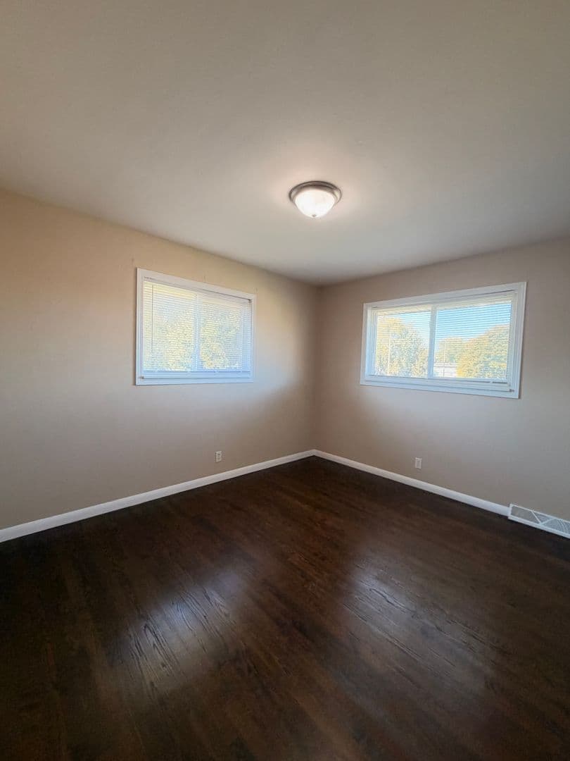 Hartford Apartment: 744 Evergreen Drive