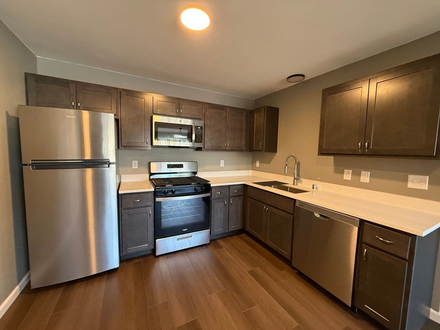 Germantown Apartment: N113 W15570 Frances Dr