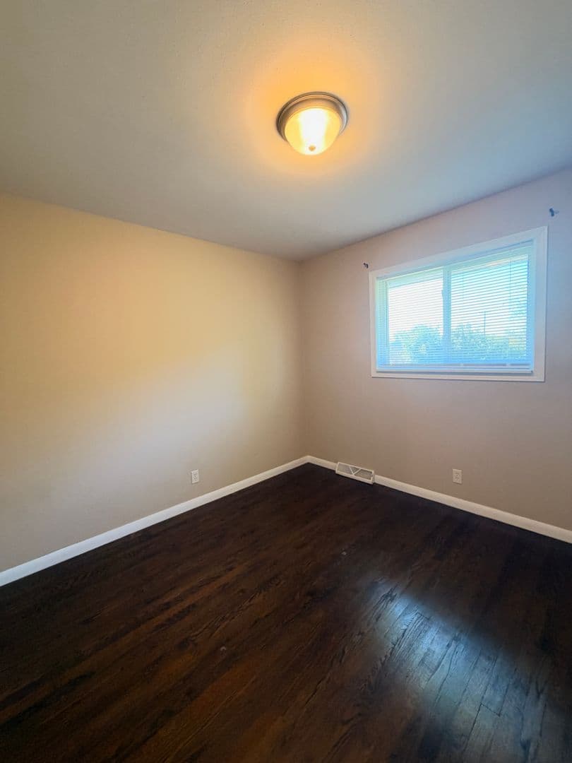 Hartford Apartment: 744 Evergreen Drive