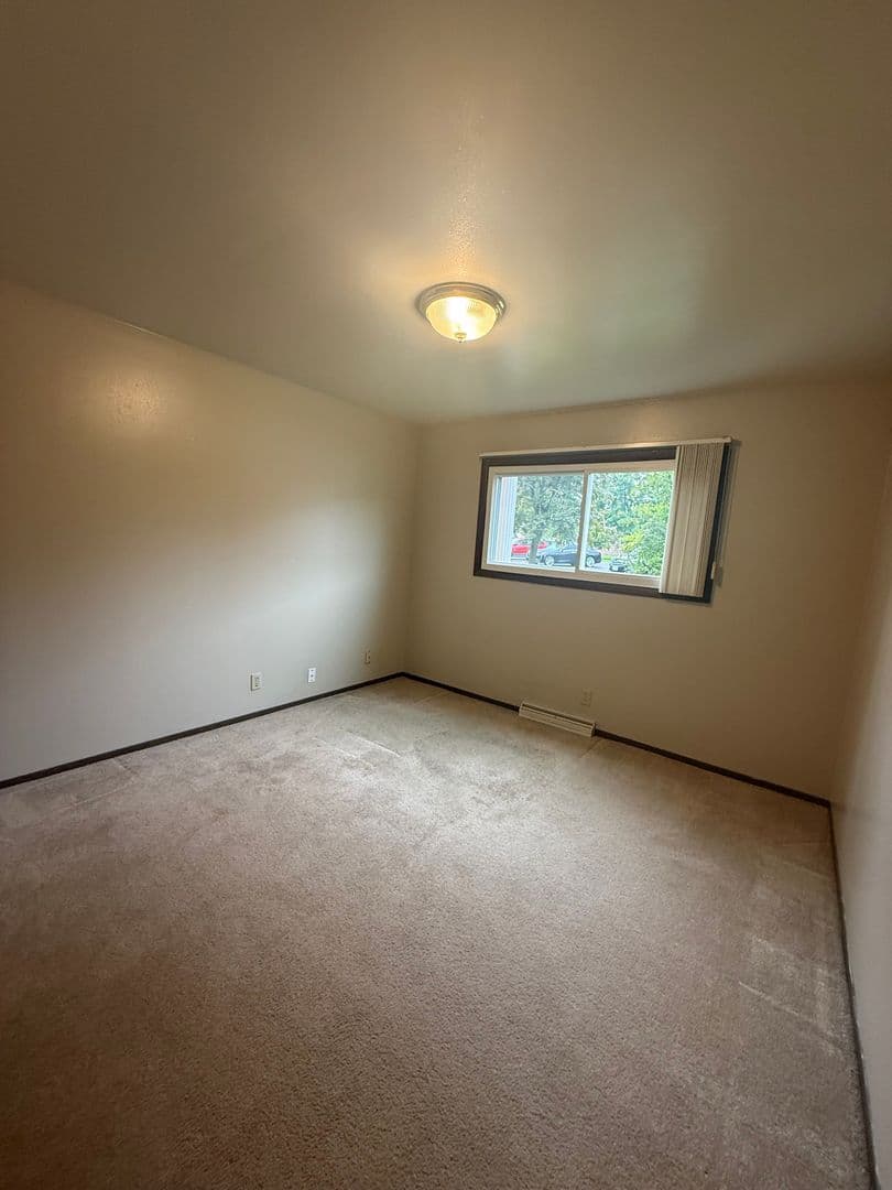 Jackson Apartment: N169W19820 Chestnut Ct.
