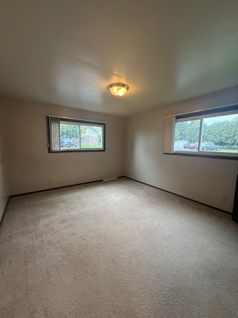 Jackson Apartment: N169W19820 Chestnut Ct.
