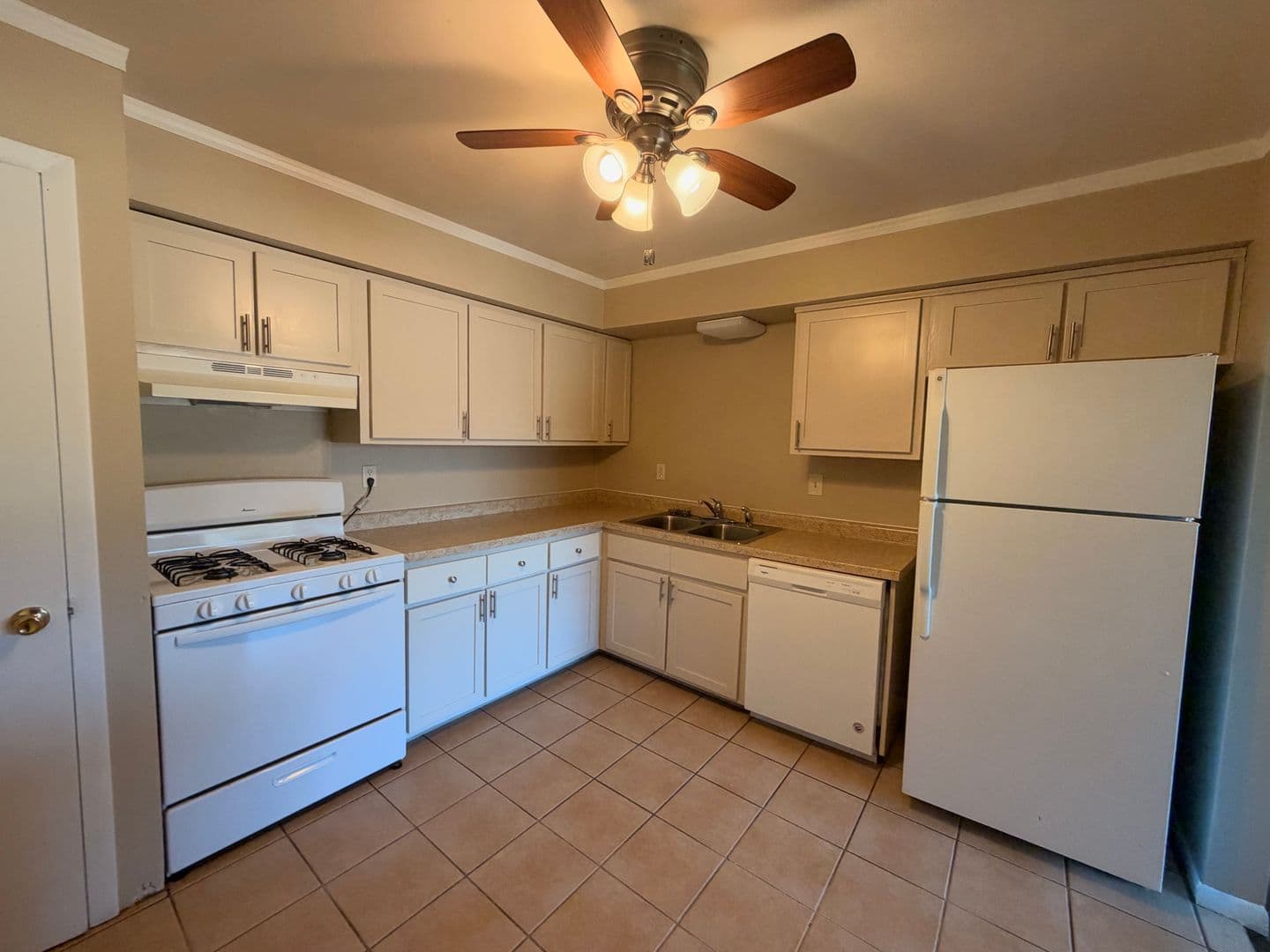 Hartford Apartment: 744 Evergreen Drive
