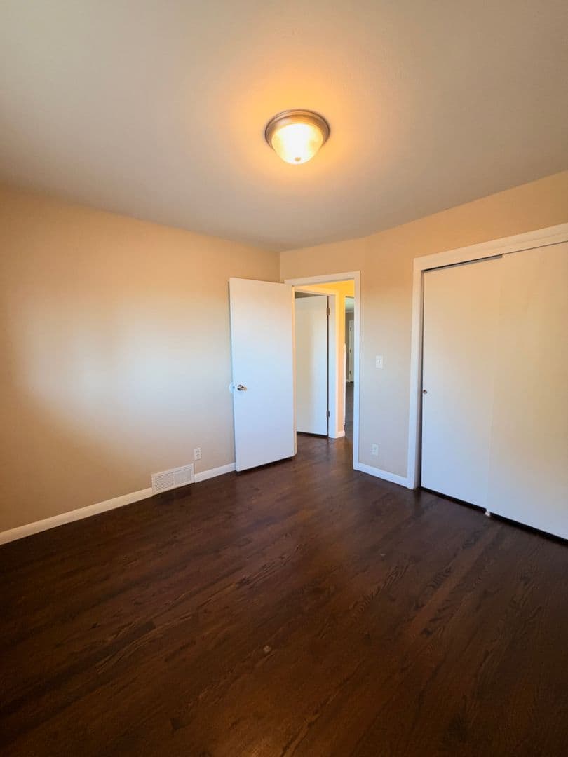 Hartford Apartment: 744 Evergreen Drive