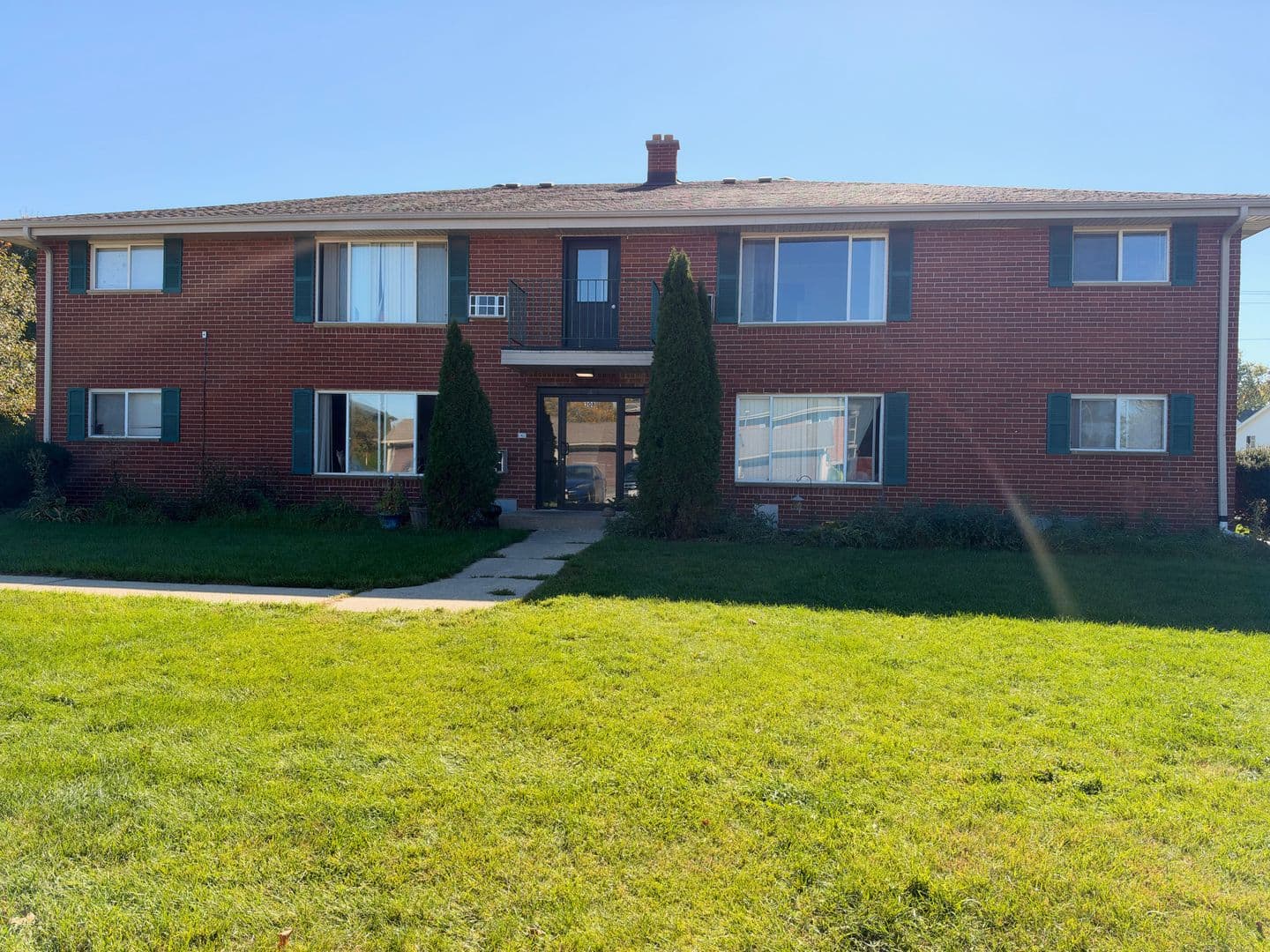 Hartford Apartment: 744 Evergreen Drive
