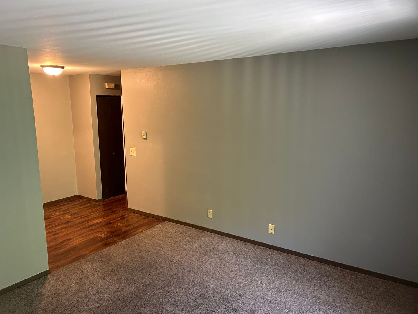 West Bend Apartment: 2160 Washington St.