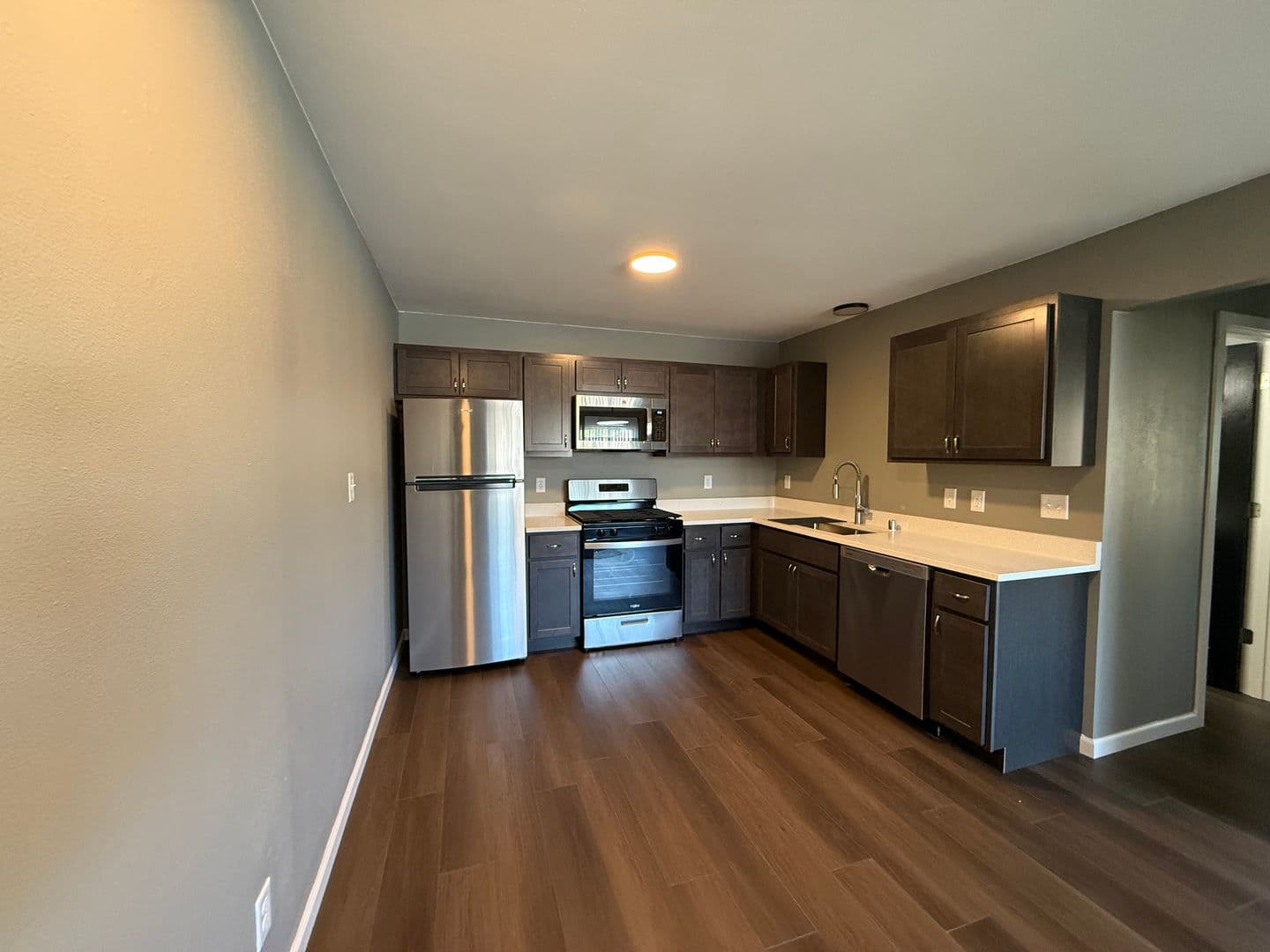 Germantown Apartment: N113 W15570 Frances Dr