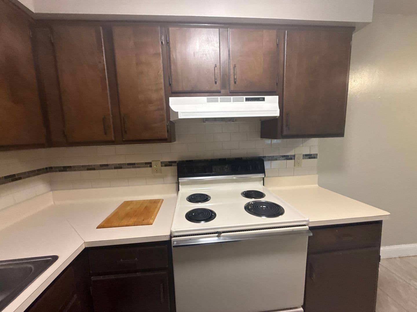 Jackson Apartment: N169W19820 Chestnut Ct.