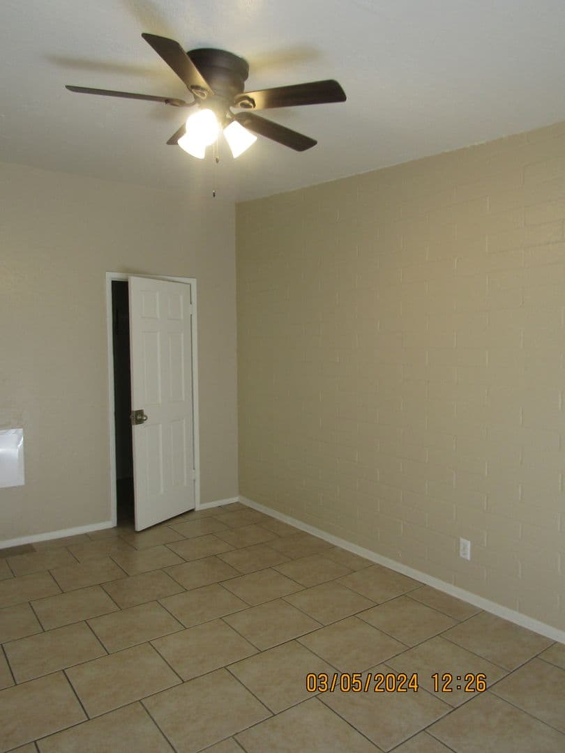 Glendale Apartment: 7109 N. 68th Drive