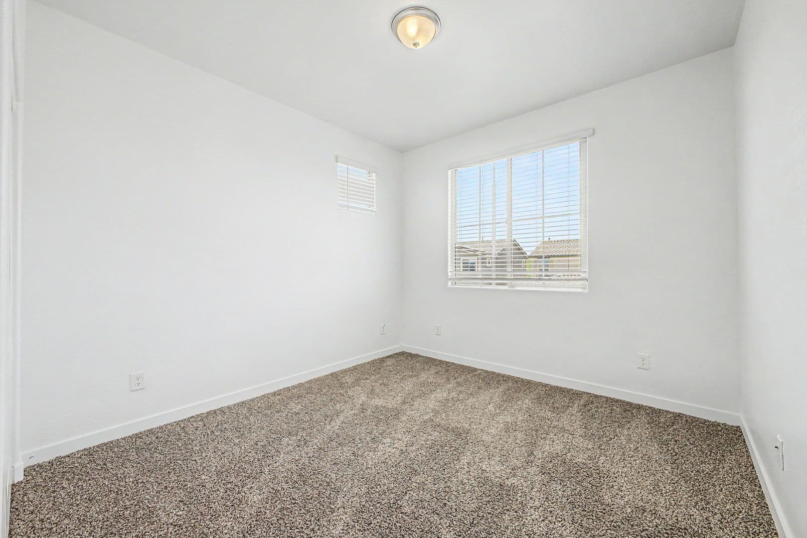 Avondale House: 10984 W. Pierce Street