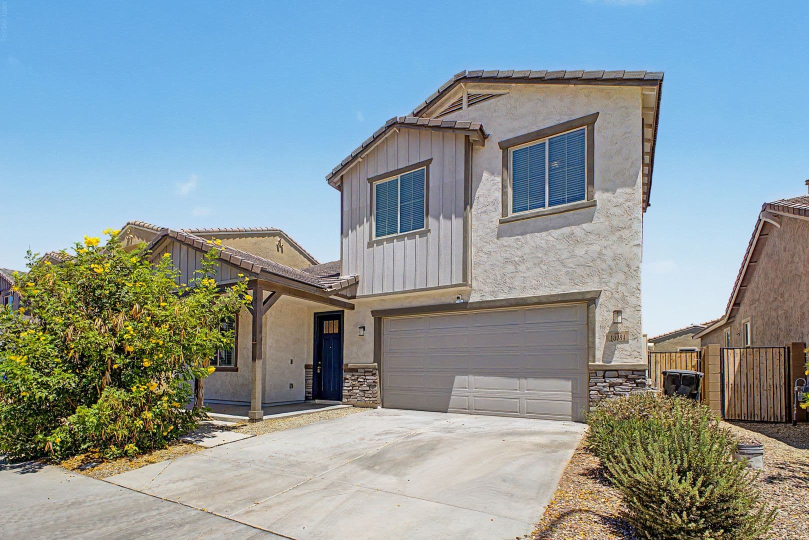 Avondale House: 10984 W. Pierce Street