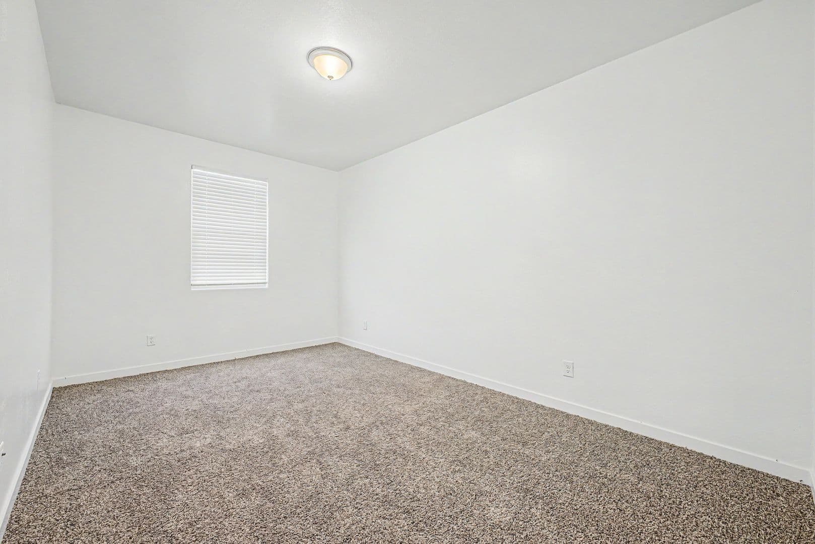 Avondale House: 10984 W. Pierce Street