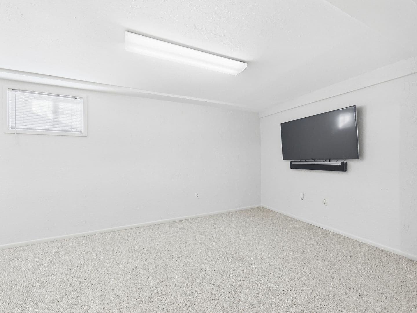 Englewood House: 6213 S Galena Way