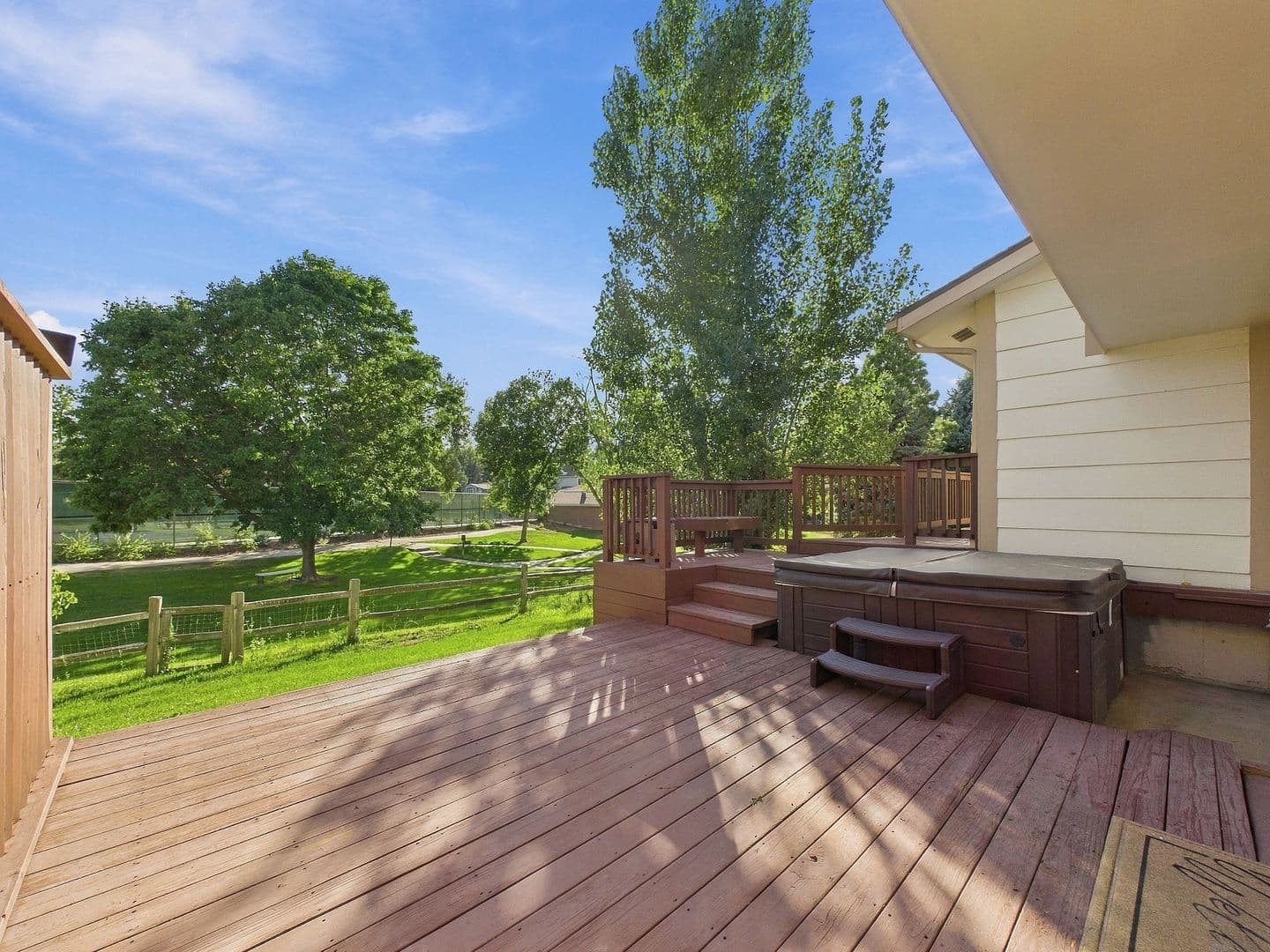 Englewood House: 6213 S Galena Way