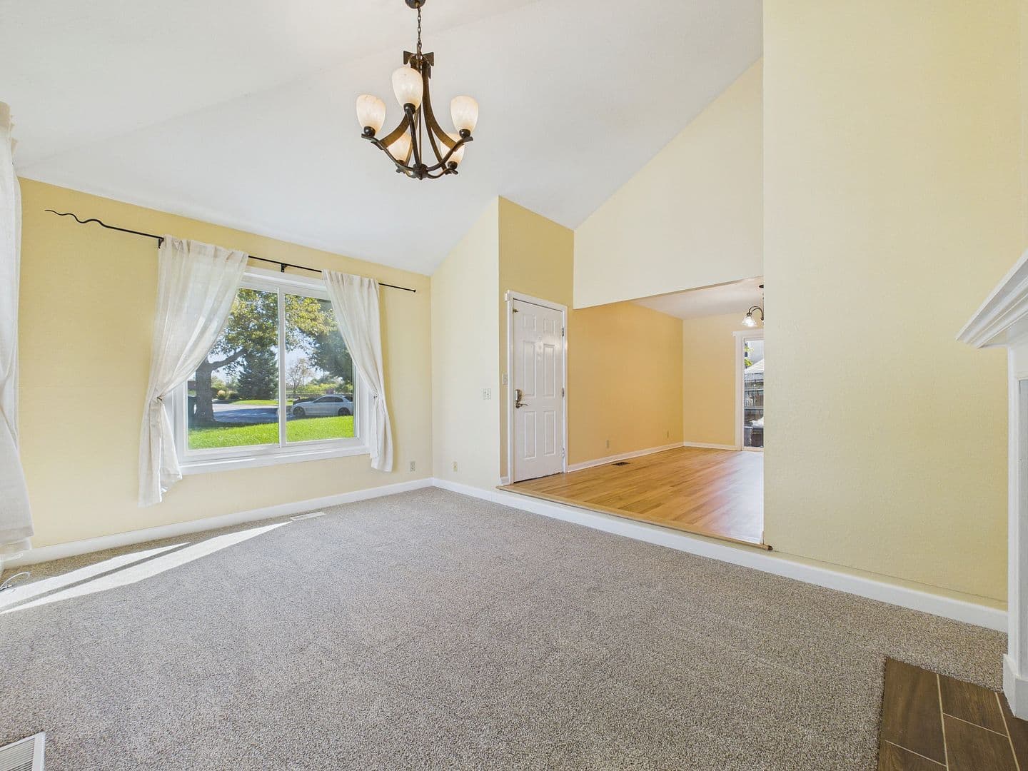 Denver House: 2284 S Yosemite Cir