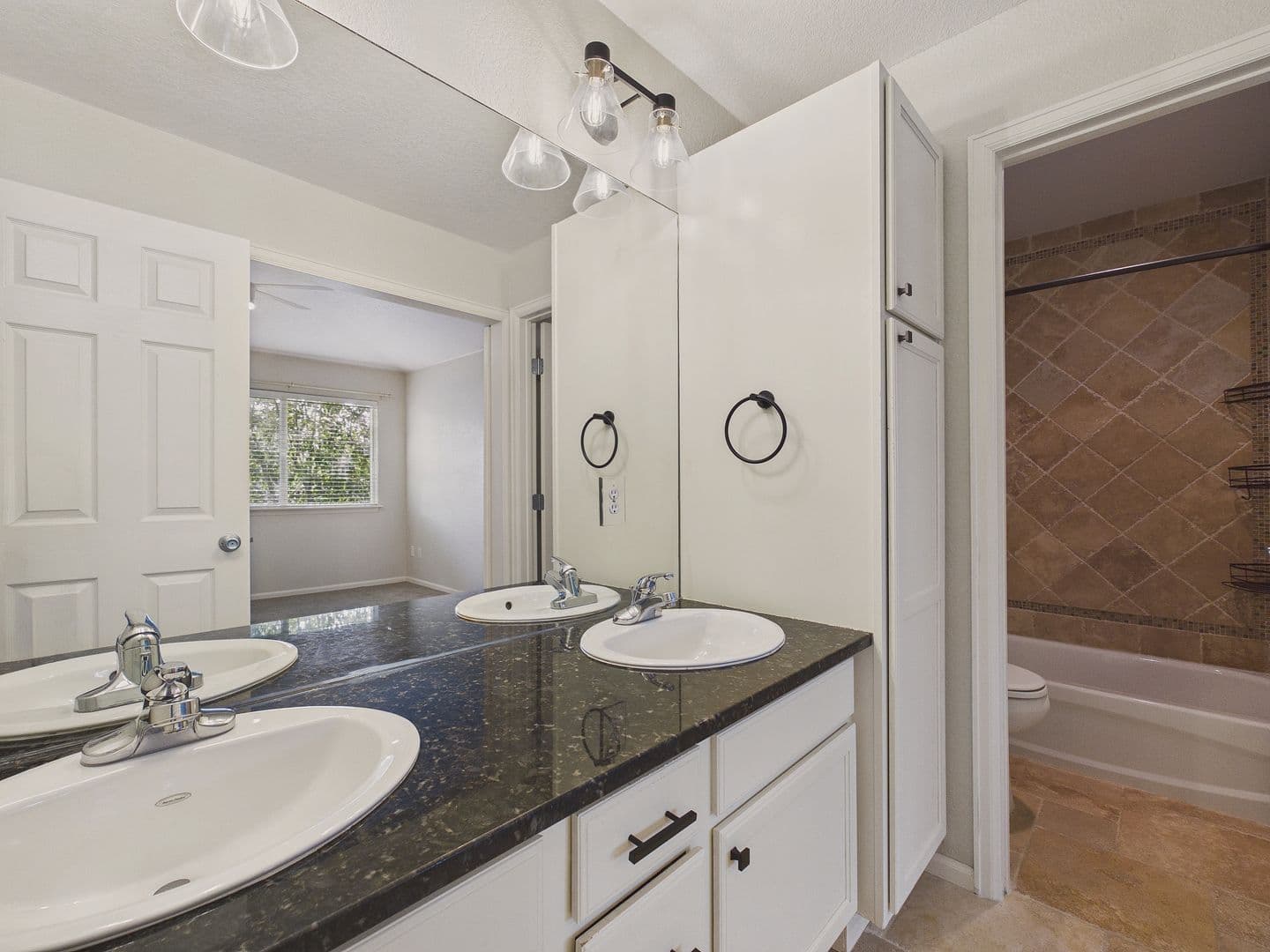 Englewood House: 3110 S Cherokee St