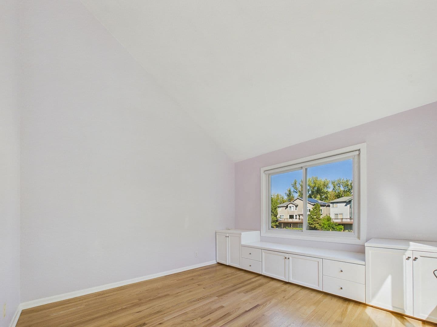 Denver House: 2284 S Yosemite Cir