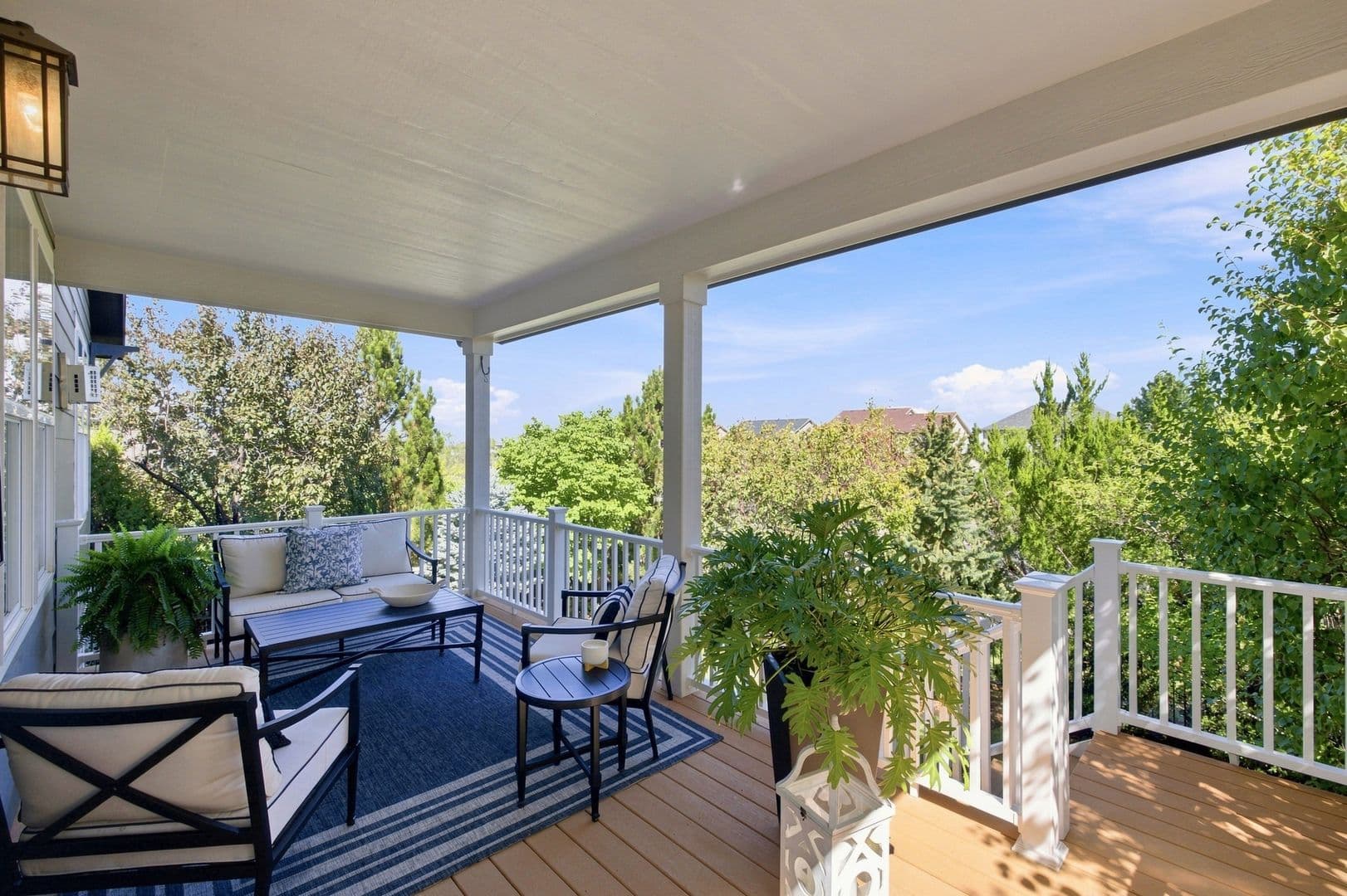 Aurora House: 25329 East Lake Pl