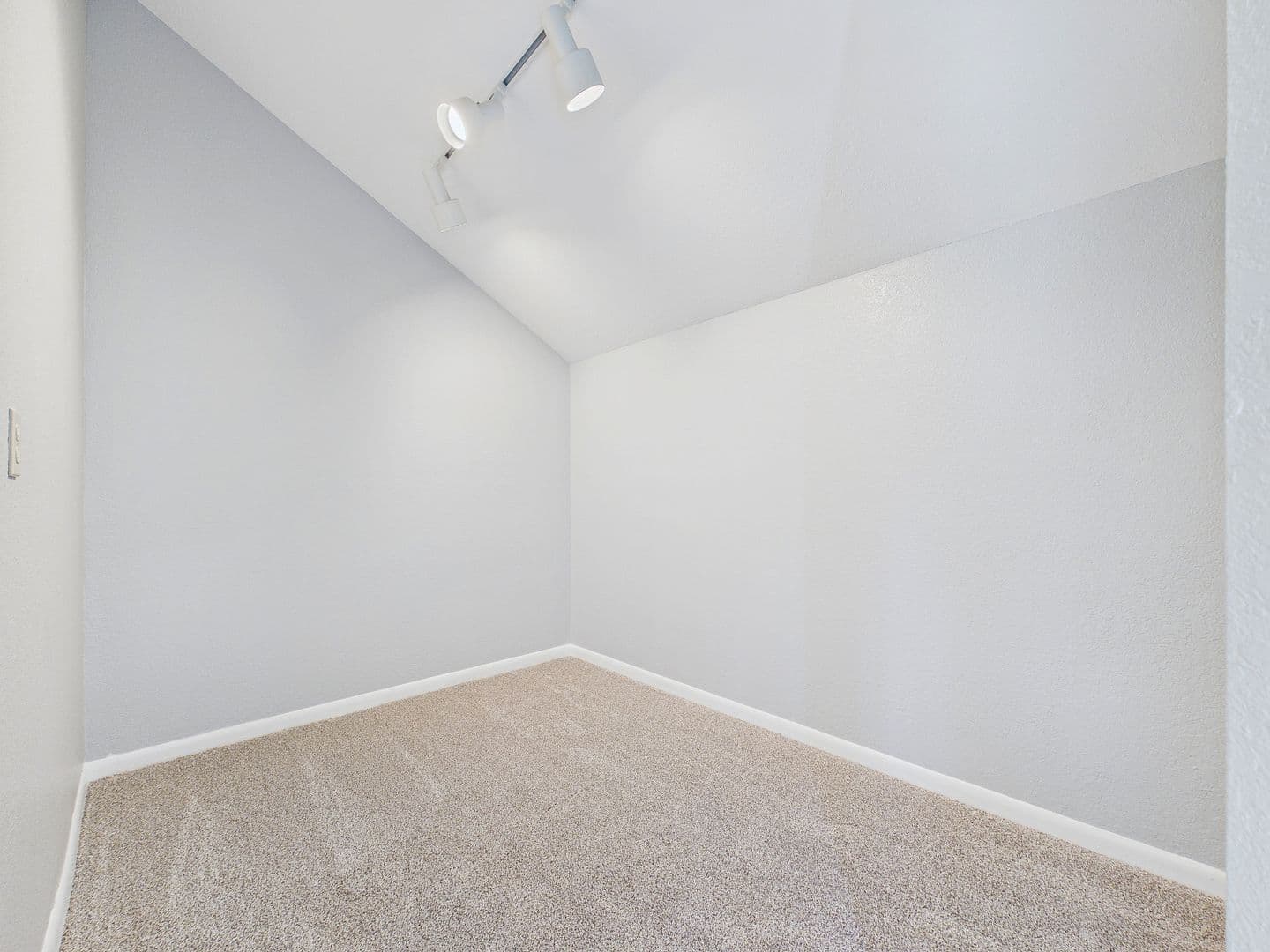 Denver House: 2284 S Yosemite Cir