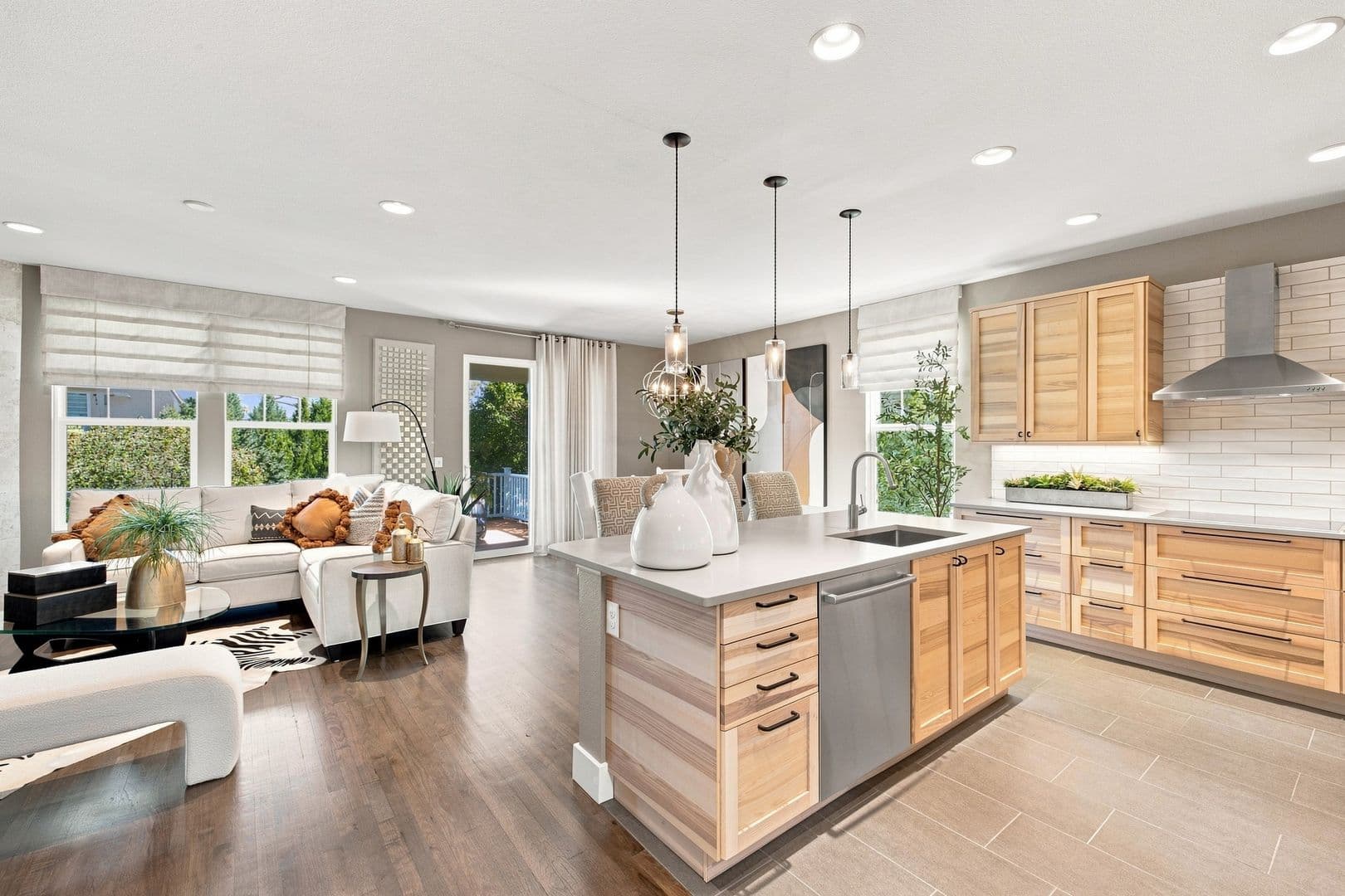 Aurora House: 25329 East Lake Pl