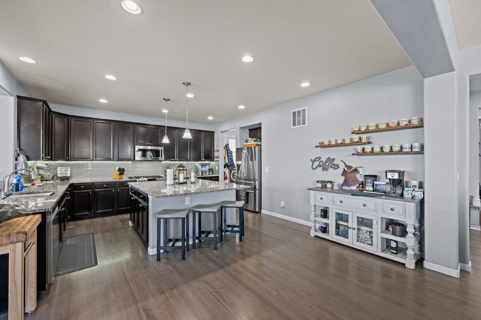 Commerce City House: 15411 Village Cir