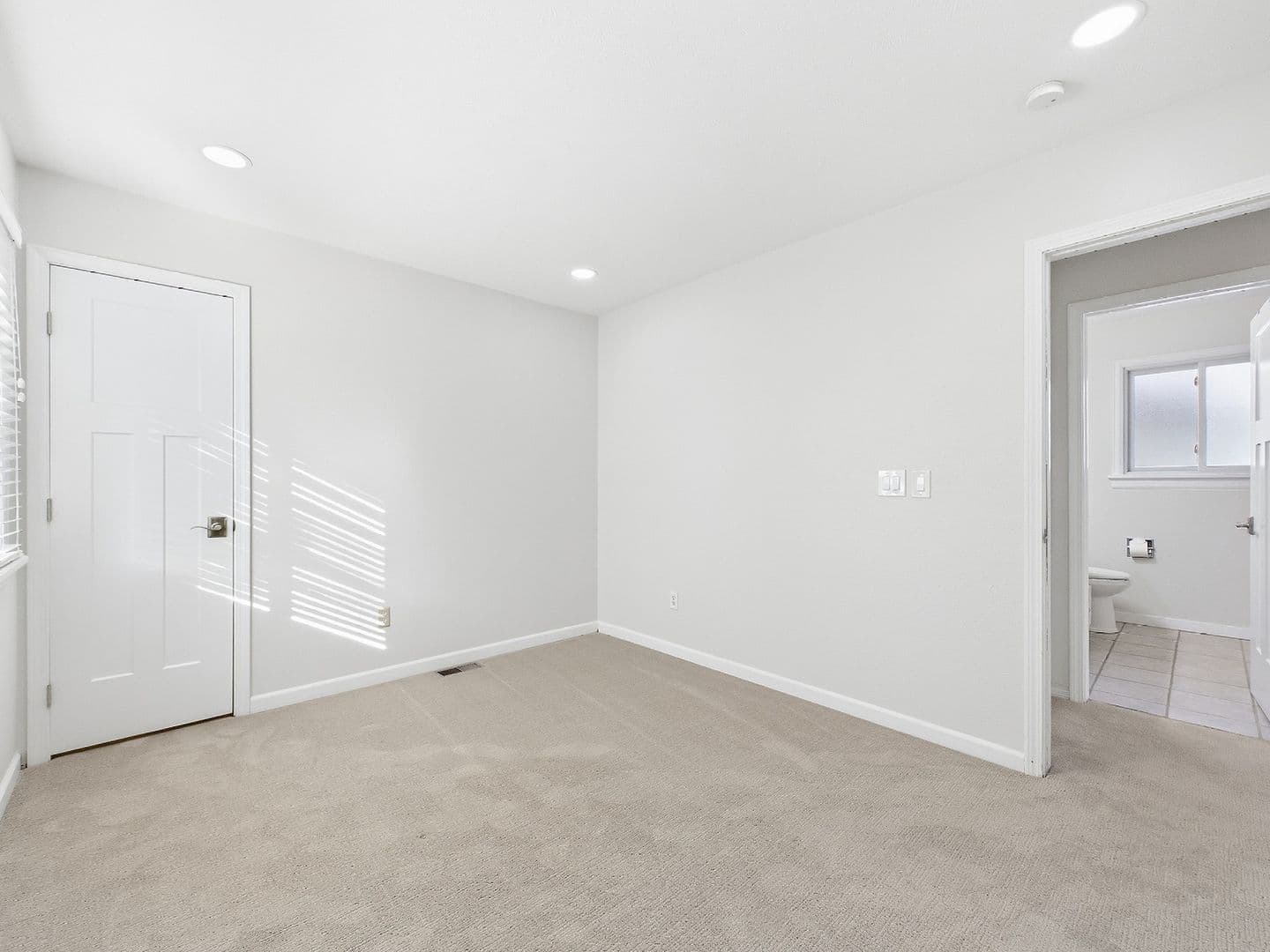 Englewood House: 6213 S Galena Way
