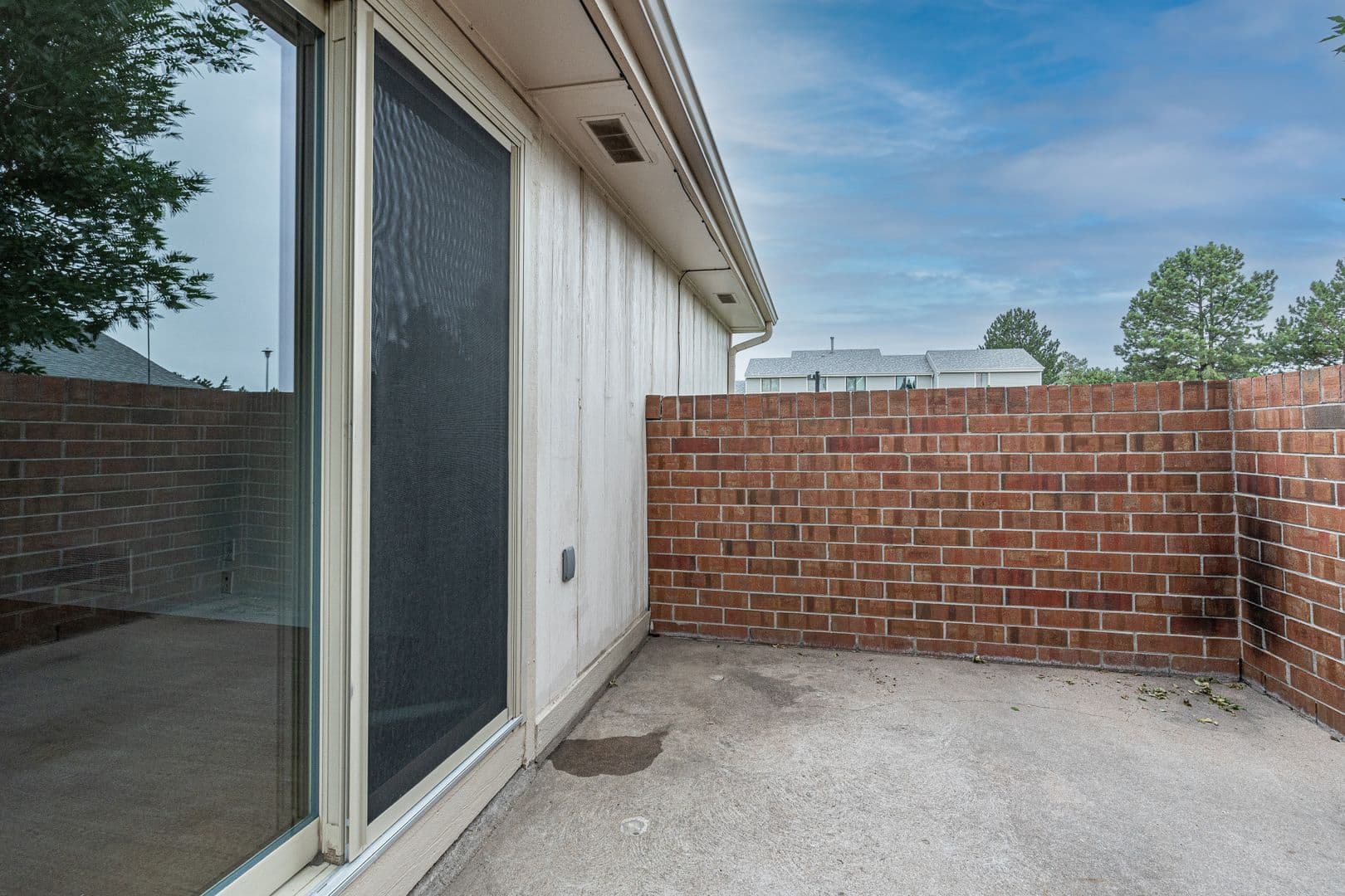 Thornton House: 10216 Quivas St