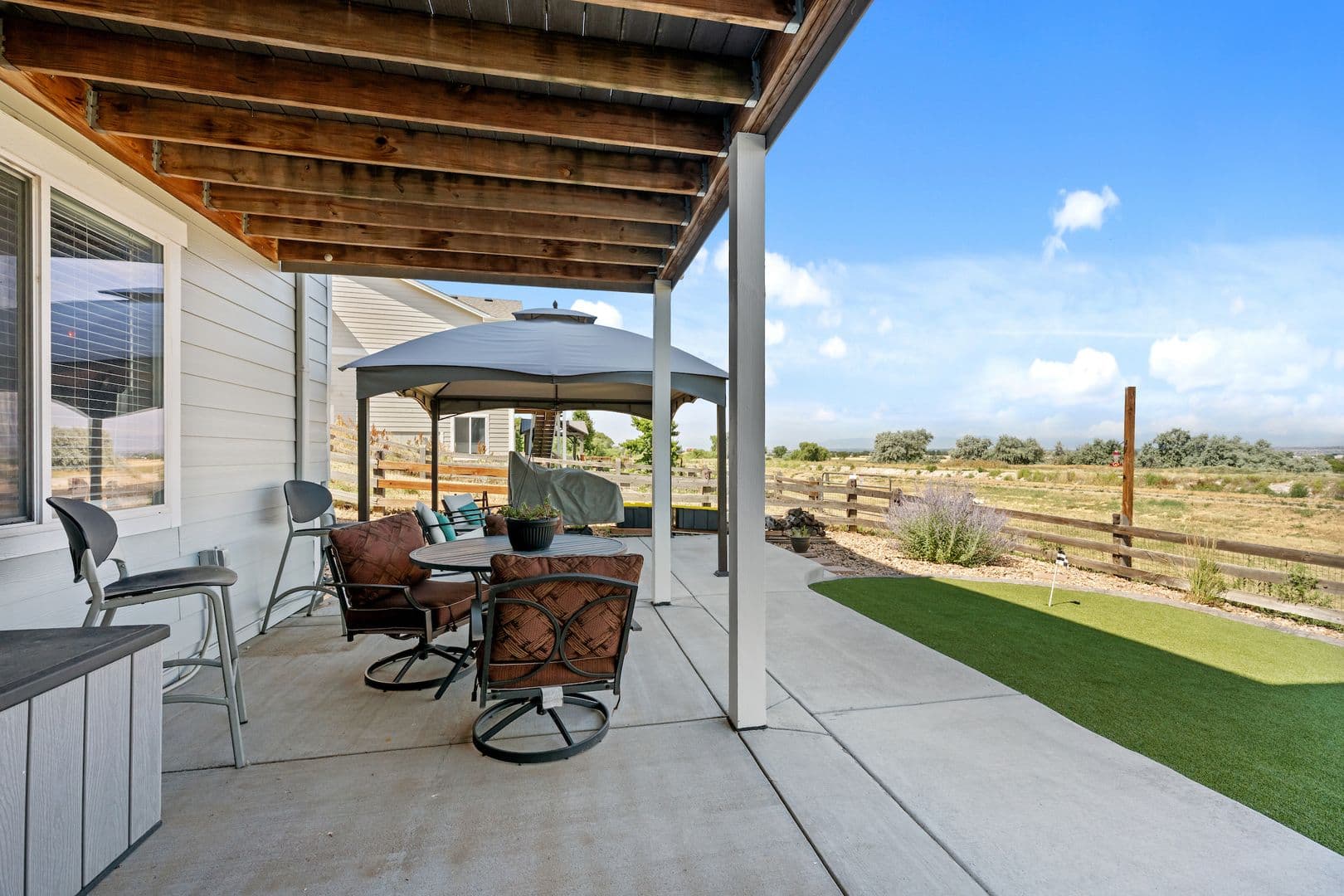 Commerce City House: 15411 Village Cir