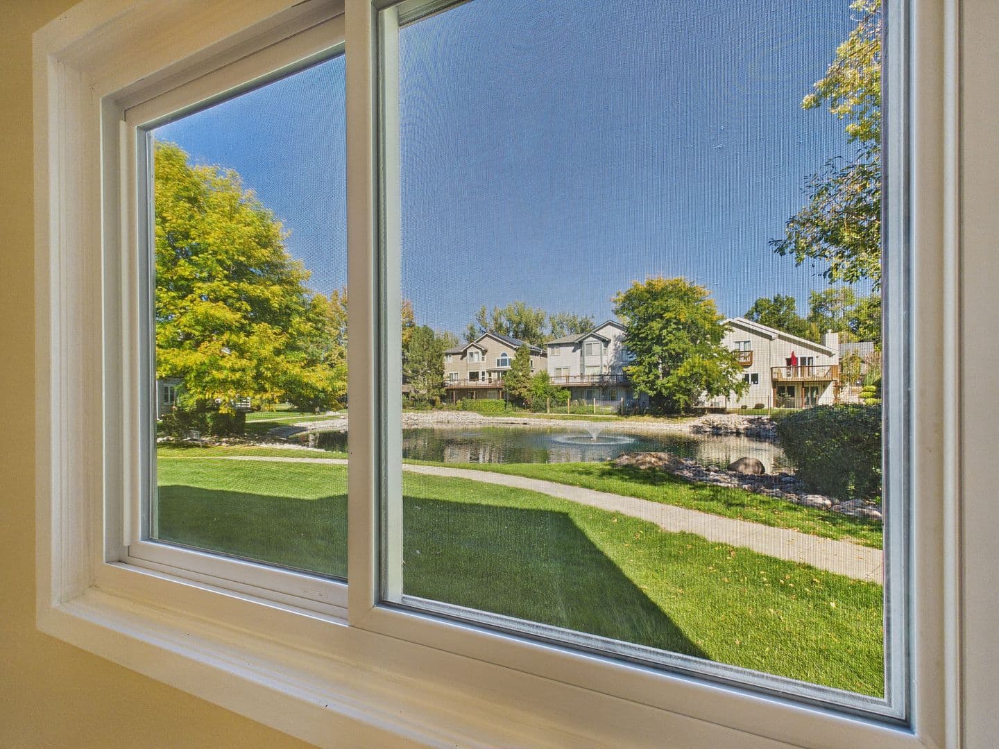 Denver House: 2284 S Yosemite Cir