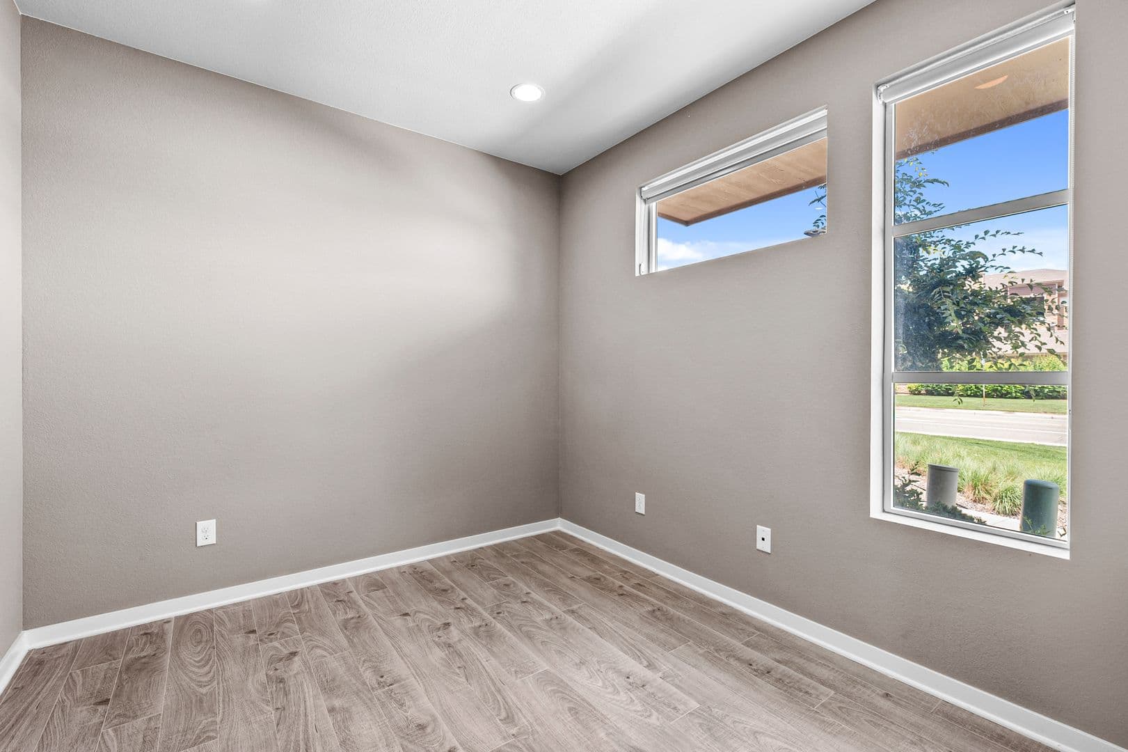 Centennial House: 15888 E Broncos Pl