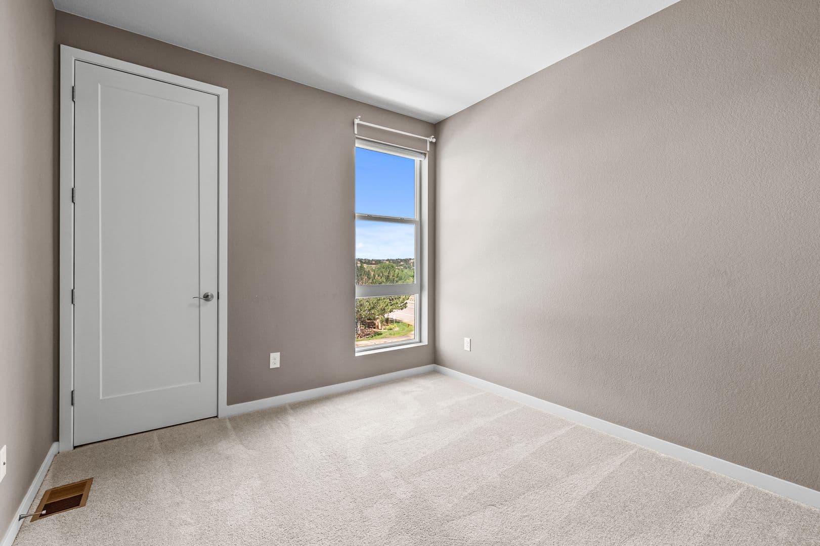 Centennial House: 15888 E Broncos Pl